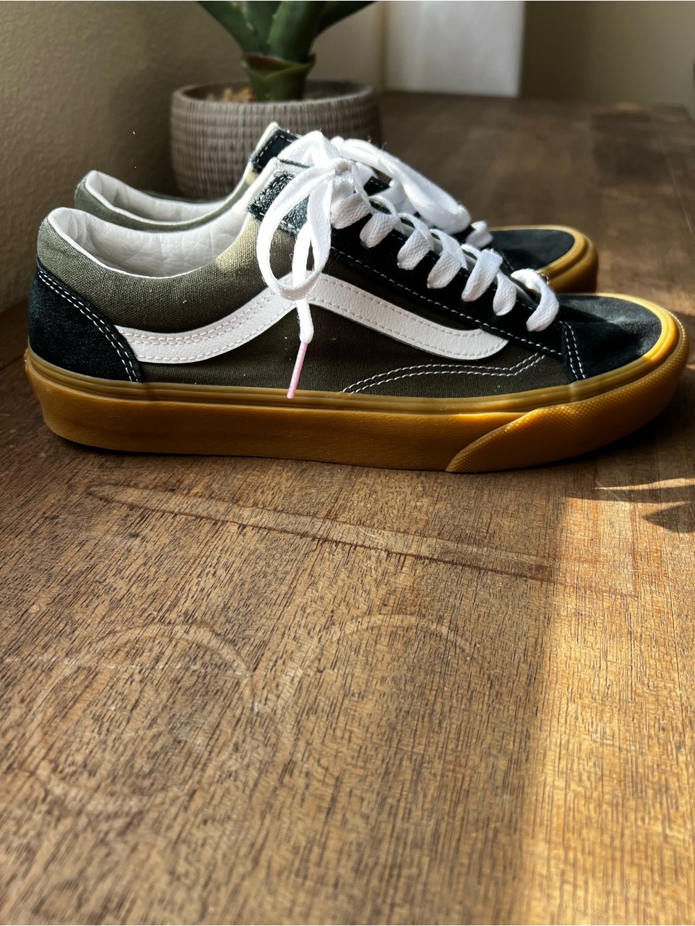 Van’s Old Skool Shoe - Picture 5 of 9